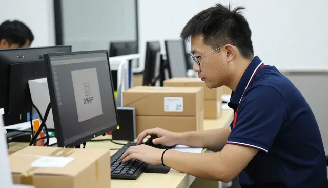 上海麦叶实业有限公司专注节点可查领域,提供线上店铺运营服务